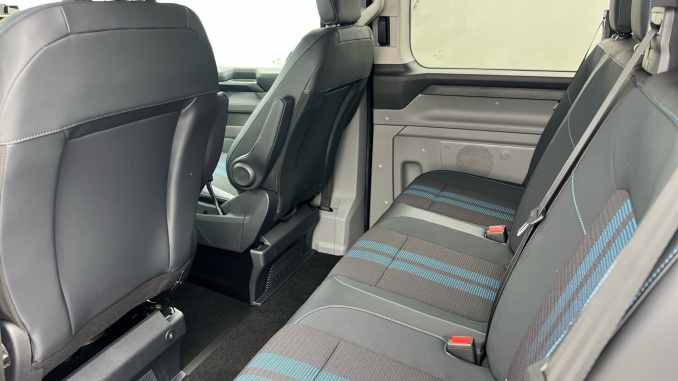 Ford Transit Custom 320 L1 Petrol Fwd 2.5 PHEV 232ps H1 Double Cab Van Sport Auto [NI] - Image 16